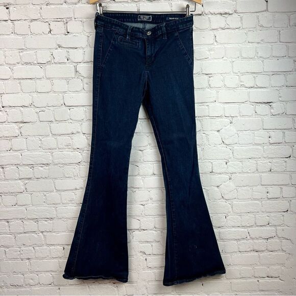 Guess Pants - Guess Mid-Rise Flare Trouser Style Dark Wash Denim Jeans 28